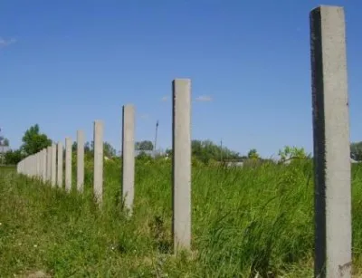 Coloane pentru gard cu mâinile