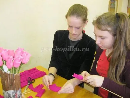 Cosuri de dulciuri cu mâinile sale Cosuri de dulciuri cu mâinile sale