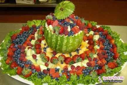 Cât de frumos tăiate de fructe pe masa
