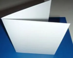Fa-o carte poștală cu mâinile pentru mama
