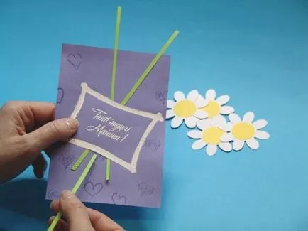 Fa-o carte poștală cu mâinile pentru mama Fa-o carte poștală cu mâinile pentru mama