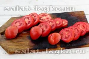 Salata cu ardei roșii și castraveți Salata cu ardei roșii și castraveți
