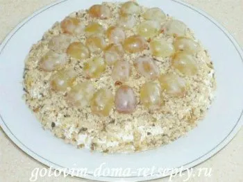 Salata cu carne de pui si nuci Salata cu carne de pui si nuci