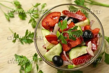 Salata cu ardei roșii și castraveți