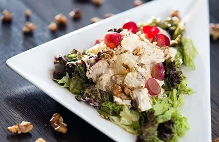 Salata cu carne de pui si nuci