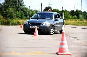 Cum să treacă o mașină pe dreapta Cum să treacă o mașină pe dreapta
