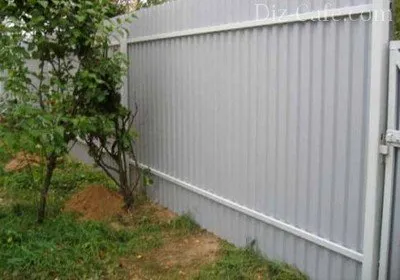 Coloane pentru gard cu mâinile Coloane pentru gard cu mâinile