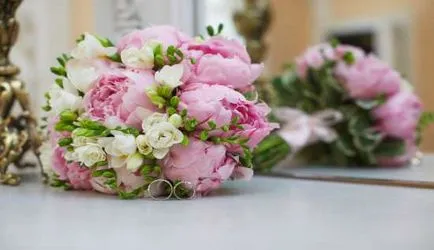 Buchet de trandafiri pentru mirese Buchet de trandafiri pentru mirese