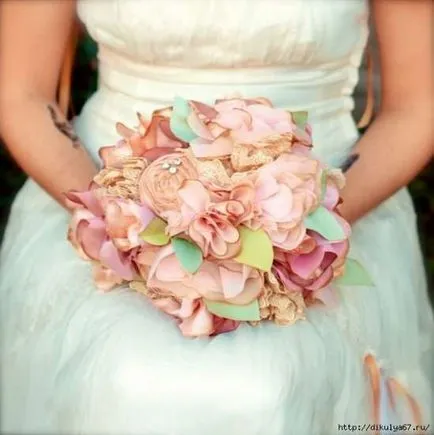 Buchet de trandafiri pentru mirese Buchet de trandafiri pentru mirese