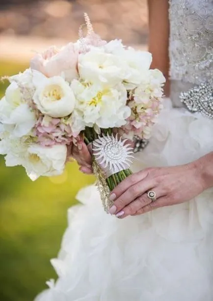 Buchet de trandafiri pentru mirese Buchet de trandafiri pentru mirese