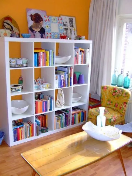 15 idei pentru a decora rafturi și biblioteci