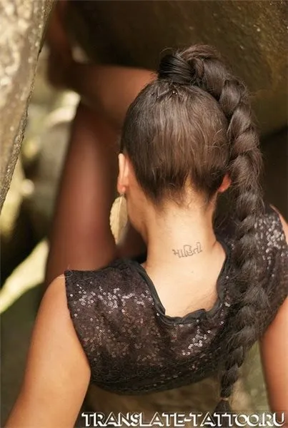 70 de fotografii cu diferite tatuaje pe gît