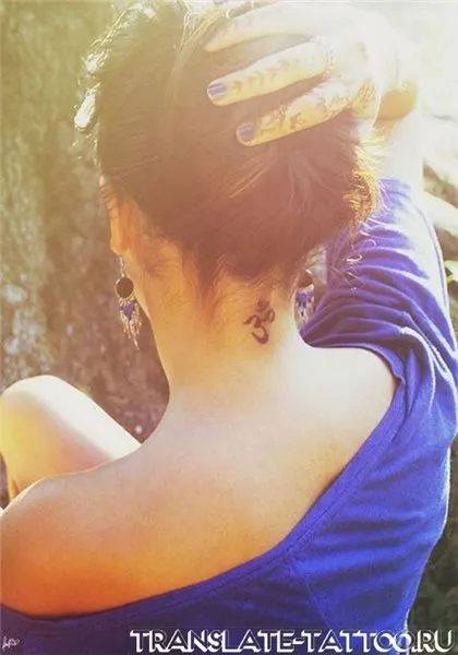 70 de fotografii cu diferite tatuaje pe gît