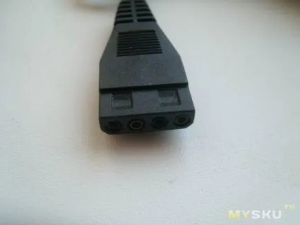 Adaptor pentru a conecta dispozitive IDE și SATA prin port USB al magazinului