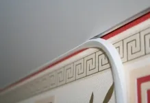 Bagheta pentru tensiune de plafoane fotografie sub formă de pastă și modul în care se montează, dimensiunea, modul în care să se stabilească, tipuri (o baghetă pentru plafoane suspendate) Bagheta pentru tensiune de plafoane fotografie sub formă de pastă și modul în care se montează, dimensiunea, modul în care să se stabilească, tipuri