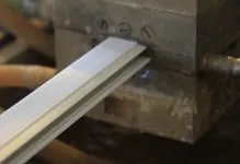 Bagheta pentru tensiune de plafoane foto, instalare și dimensiuni ca adeziv, banda planare, specii, cum ar fi