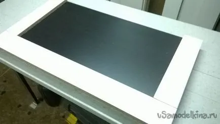 Lenjerie de piept de sertare cu mâinile lor