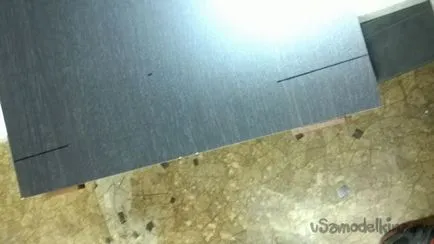 Lenjerie de piept de sertare cu mâinile lor
