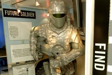 vestă antiglonț cu mâinile, aproape - Revista militară