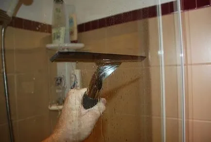 Dușul de spălare, fonduri de la săpun și var, foto și video