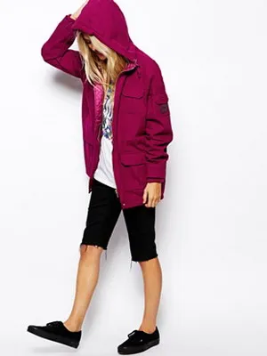 Ce este jacheta hanorac de sex feminin sau haine windbreaker foto