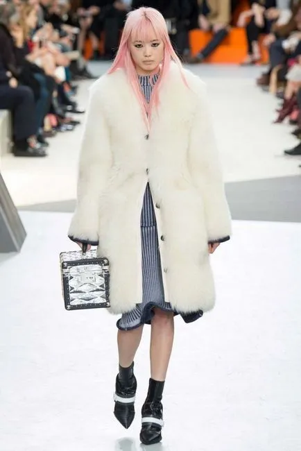 Ce este un gata-à-porter - fotografii ale celor mai renumite spectacole gata-à-porter, diferența nu-a-porter este (îmbrăcăminte) Ce este un gata-à-porter - fotografii ale celor mai renumite spectacole gata-à-porter, nu există nici o diferență-a-porter,
