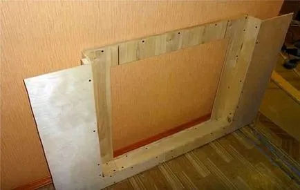 semineu decorativ cu mâinile