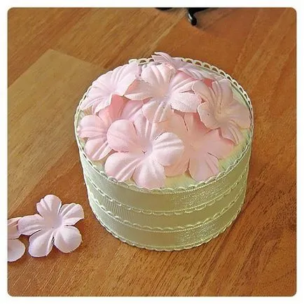 Cutie decorative pentru depozitare