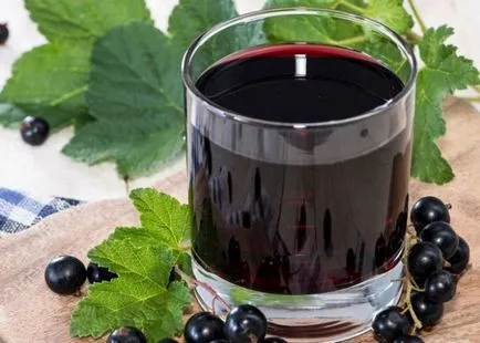 vin Casa de coacăze - tarta parfum de vara de la masă (vin, coacăz negru) vin Casa de coacăze - aroma tarta de vară pe birou