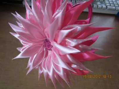 Acasă zână - un maestru dalie microni clasa ac kanzashi (autor mamaol)