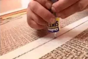 Cum adezivul și ca un adeziv între linoleum pentru a face ca podeaua