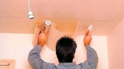 Cum să stea tapet pe tavan cu mâinile sale instrucțiuni pas cu pas, toate reparațiile (cu mâinile) Cum să stea tapet pe tavan cu mâinile sale instrucțiuni pas cu pas, toate reparațiile