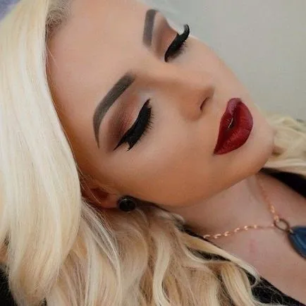 Cât de frumoasă blondă 15 ochi opțiuni de machiaj pentru toate ocaziile