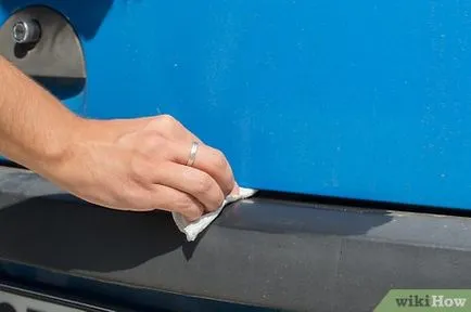 Cum pot curăța plasticul în mașină