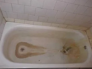 Cum să se spele o baie de placă și mijloace eficiente îngălbenirea în casă și cât de utile (condiții) Cum să se spele o baie de placa si îngălbenire la domiciliu instrumente și metode utile eficiente