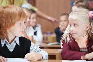 Cum de a ajuta copilul să construiască relații cu colegii de la consiliere profesori de școală (relații) Cum de a ajuta copilul să construiască relații cu colegii de la profesori de școală sfaturi