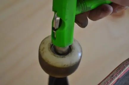 Cum de a schimba lagărele în Lifehack skateboard-ul de la LFD
