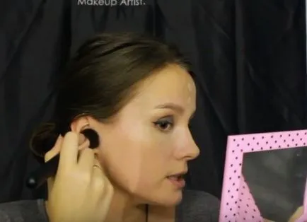 Cum se aplică în mod corespunzător machiaj
