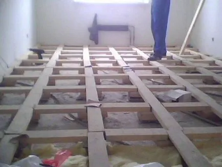 Cum de a produce un jurnal de stabilire podea cu mâinile în apartament (stabilire podea lag cu mâinile pe grinzi de podea ca punerea busteni) Cum de a produce un jurnal de stabilire podea cu mâinile în apartament