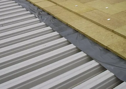 Cum de a face un acoperiș de comandă de instalare din carton ondulat profmateriale
