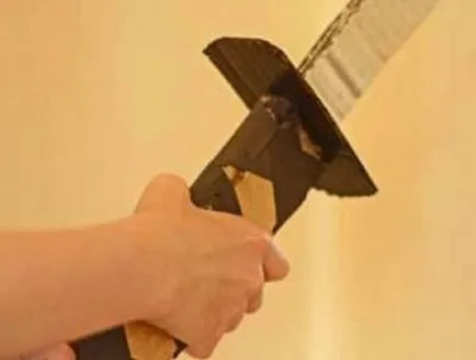 Cum de a face o sabie din hârtie cu pas mâinile cu instrucțiuni pas cu fotografii și video