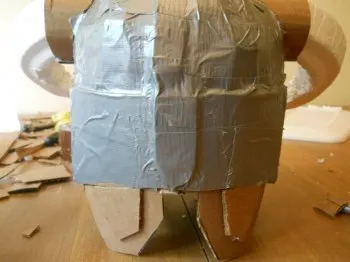 Cum de a face o casca de fier din carton (vikingi) Cum de a face o casca de fier din carton