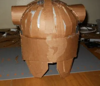 Cum de a face o casca de fier din carton (Skyrim) Cum de a face o casca de fier din carton