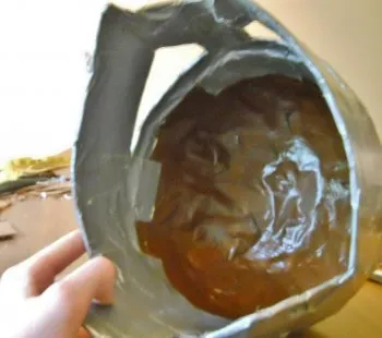 Cum de a face o casca de fier din carton (Skyrim) Cum de a face o casca de fier din carton