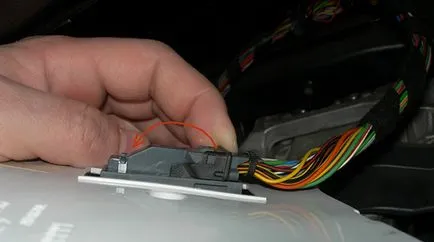 Demontarea panoului de bord Ford Focus 2 cu propriile lor mâini