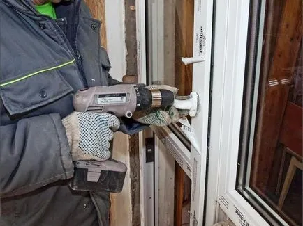 Cum pentru a elimina din plastic usa de la balcon dublu vitraj fereastra cu balamale - Sfaturi cu fotografii și video (bucla) Cum pentru a elimina din plastic usa de la balcon dublu vitraj fereastra cu balamale - Sfaturi cu fotografii și videoclipuri