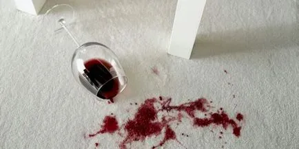 Cum de a aduce un loc de vin roșu decât să se spele cu haine, covoare, mobilier (spălare) Cum de a aduce un loc de vin roșu decât să se spele cu haine, covoare, mobilier