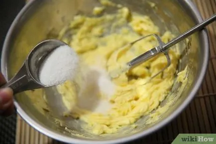 Cum de a bici de unt crema (saxar adauga treptat) Cum de a bici de unt smântână
