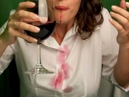 Cum de a aduce un loc de vin roșu decât să se spele cu haine, covoare, mobilier (afișajul de vin roșu pentru a spăla pata vechi) Cum de a aduce un loc de vin roșu decât să se spele cu haine, covoare, mobilier