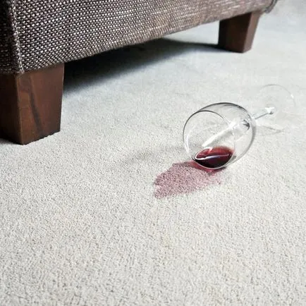 Cum se deduce petele de vin roșu cu haine